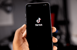 akun tiktok diblokir selamanya