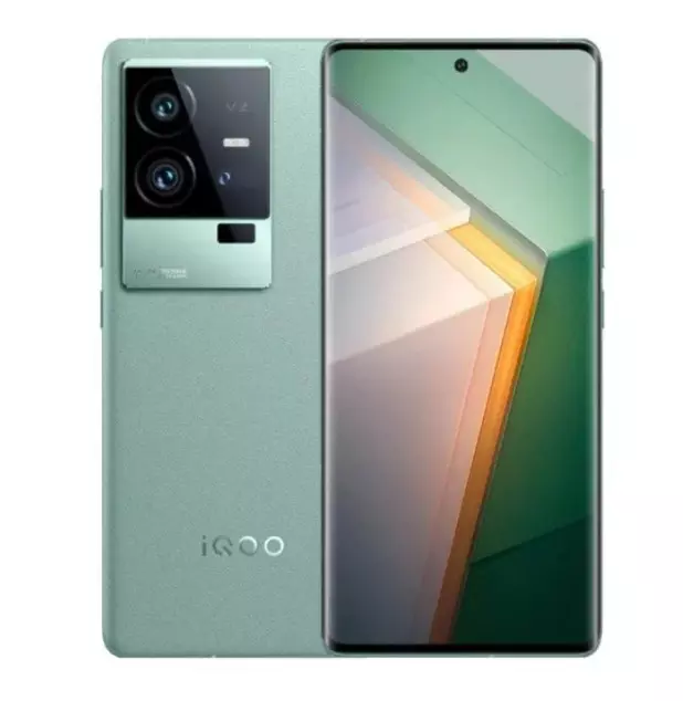 Vivo iQOO 11 Pro - Handphone Gaming Terbaik Urutan 2 Antutu