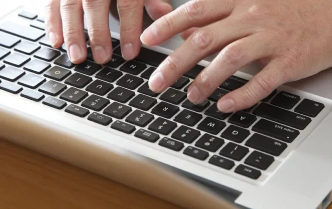 Cara Memperbaiki Keyboard Laptop yang Tidak Berfungsi Sebagian Mudah